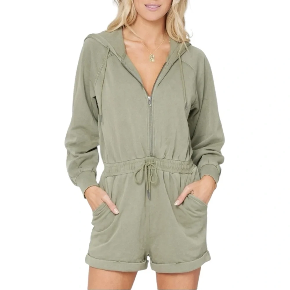 L*SPACE Stay Cool Hooded Romper. Size XS